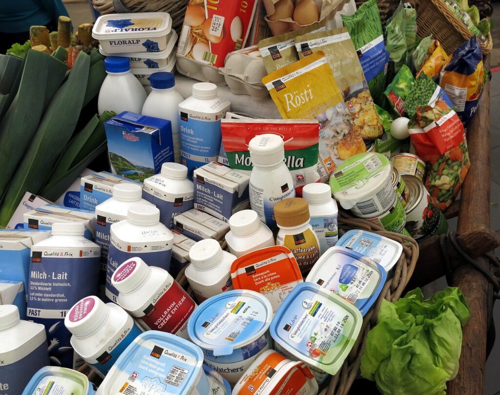 milk, quark, yogurt-1363027.jpg